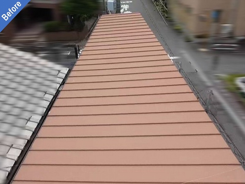 大東市の屋根塗装前のガルバリウム鋼板屋根