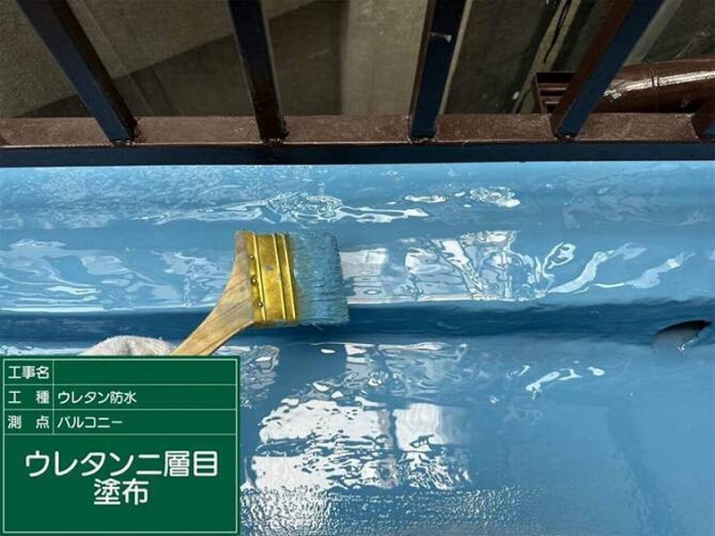 ウレタン二層目刷毛で塗布