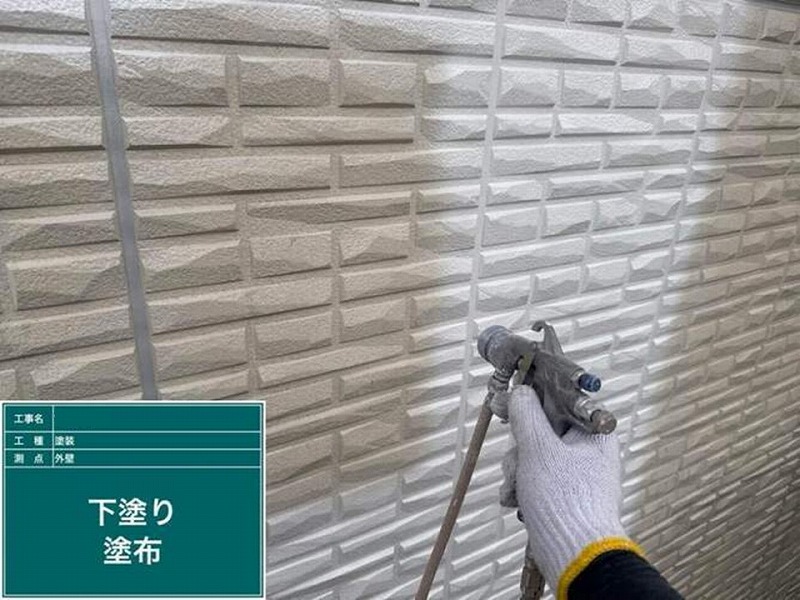 外壁の下塗り(2回目)