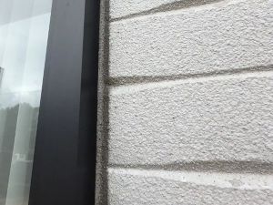 ブリード現象による黒ずみ