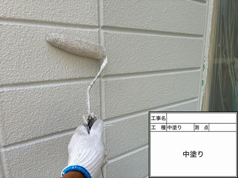 外壁の中塗り