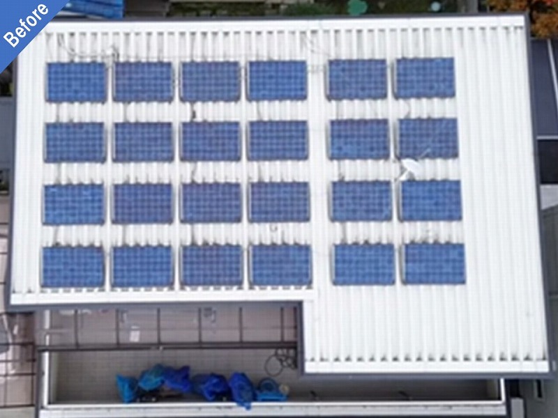 富田林市の屋根塗装前の太陽光パネルが搭載されたセキスイハイムの折半屋根