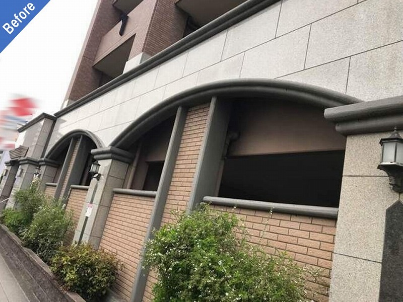 外壁塗装前の正面アーチ部