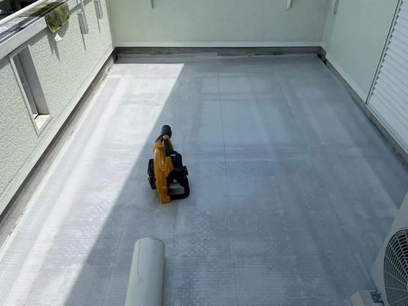 絶縁シートの敷設