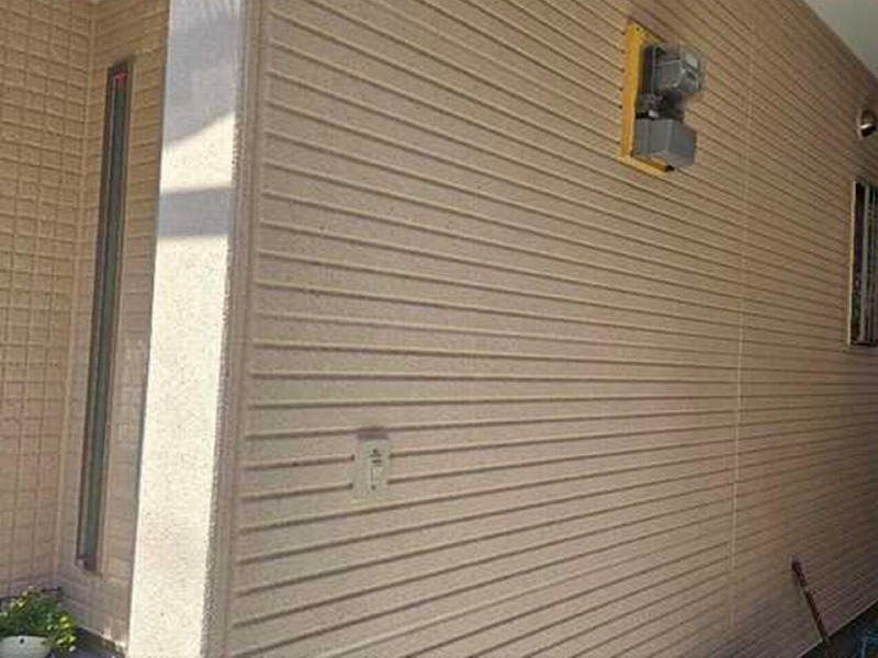 多彩模様塗料で塗装後の外壁