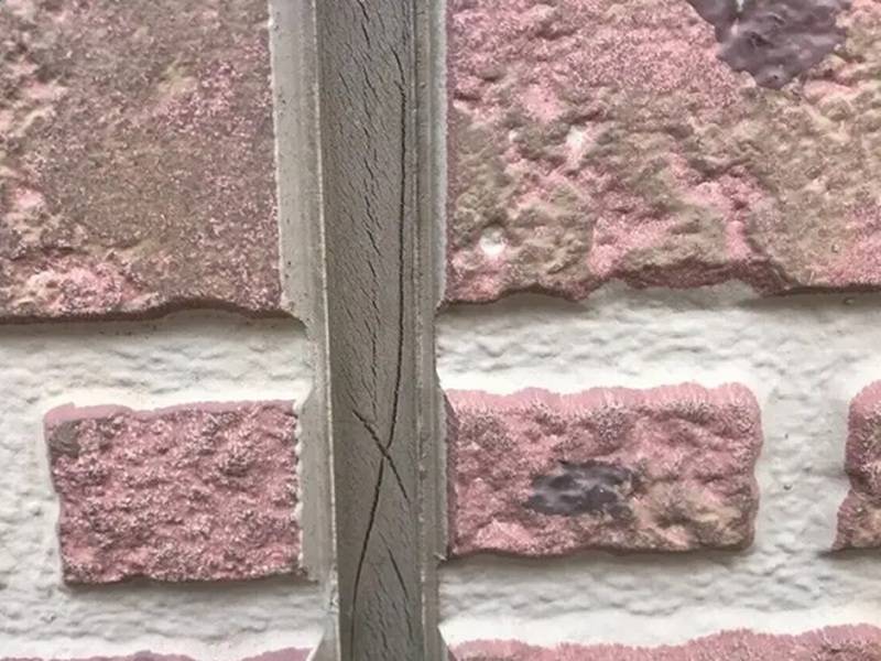 トヨタホームの外壁パッキンが劣化すると起こる症状 ひび割れ