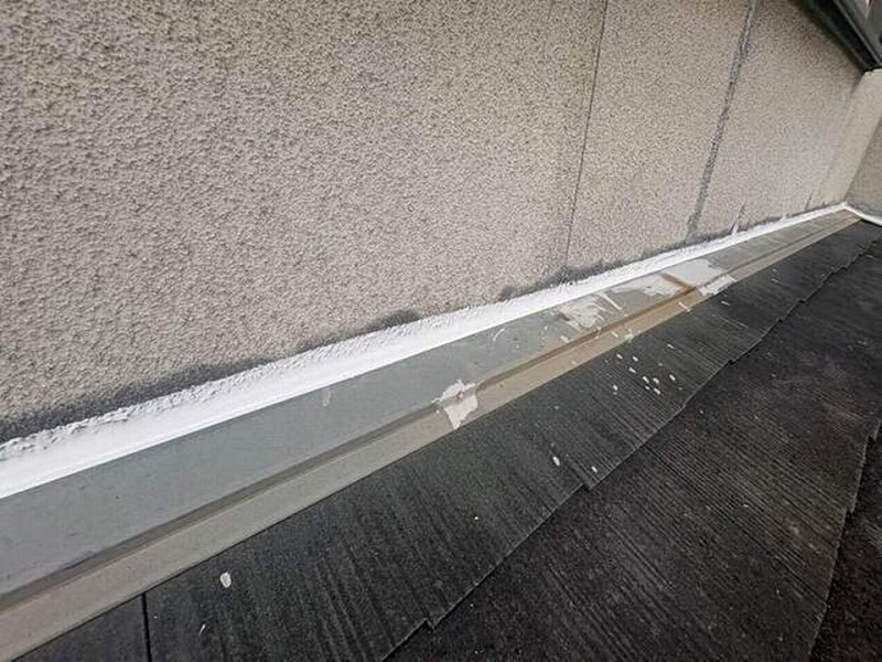 下屋と外壁のシーリング(コーキング)工事完了