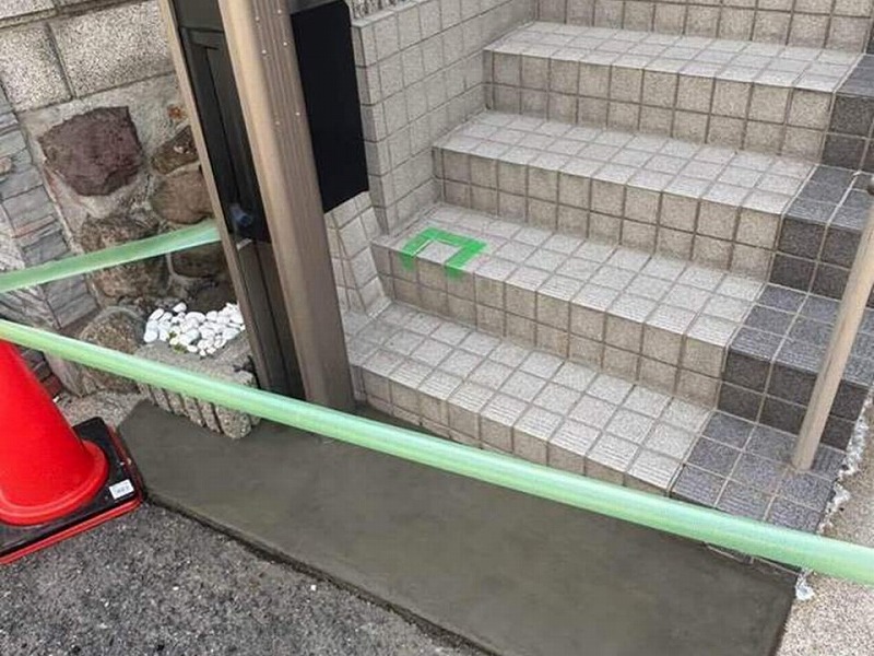 左官補修後の玄関廻り