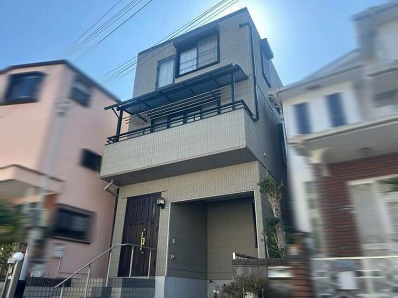 藤井寺市の塗装工事の現地調査にう伺ったハウスメーカー住宅