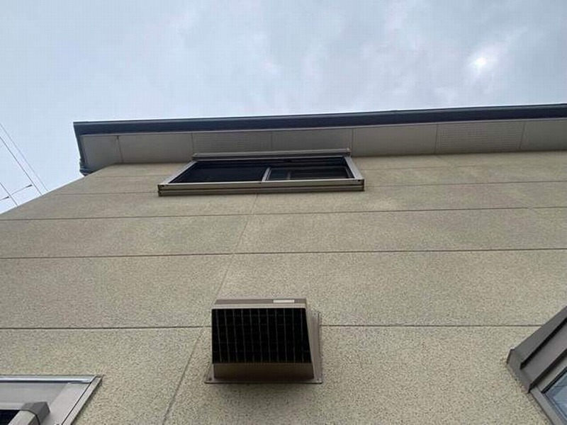 サッシ廻りや軒天廻りに施工されたシーリング(コーキング)