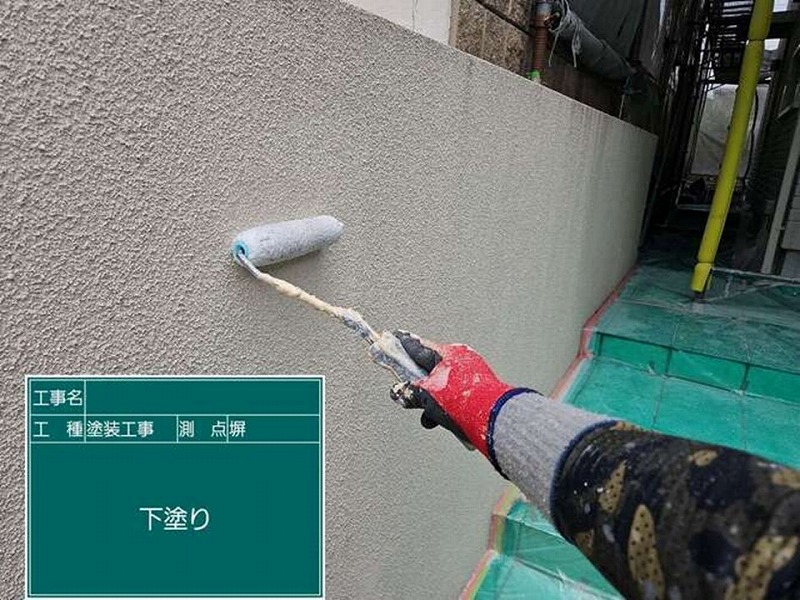 外塀の下塗り