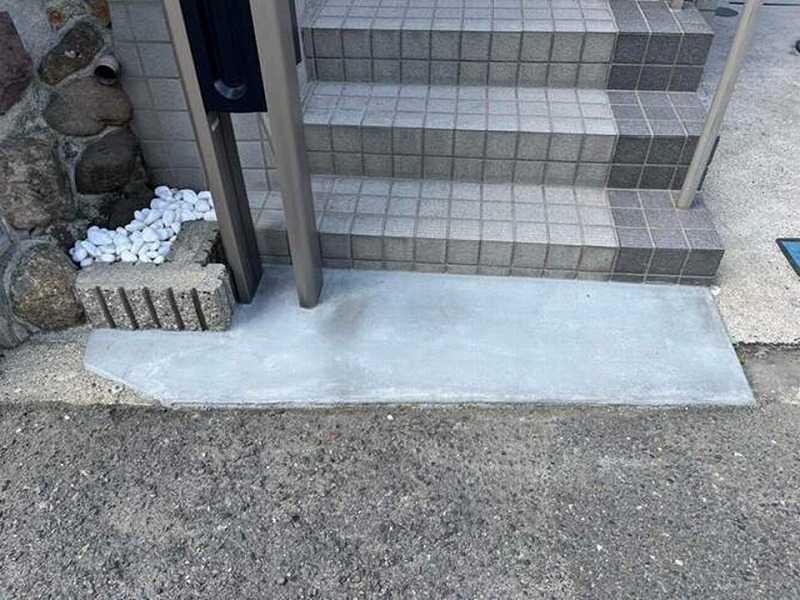 補修された玄関床