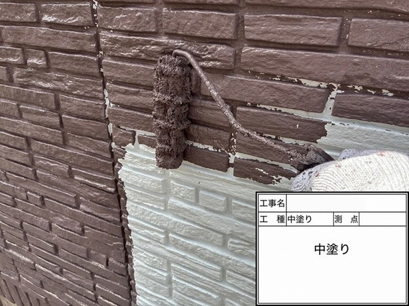 外壁の中塗り